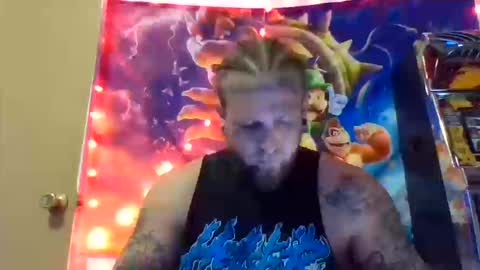 Snapshot of smokebluntafterblunt chatting on 14, 10, 2025 smoke online show from 14, 10, 2025