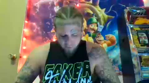 Snapshot of smokebluntafterblunt chatting on 19, 10, 2025 smoke online show from 19, 10, 2025