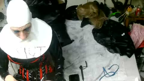 smokeslut365 online show from 13, 7, 2026