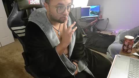 Snapshot of smoothj2015 chatting on 10, 3, 2025 Smoothj2011 online show from 10, 3, 2025