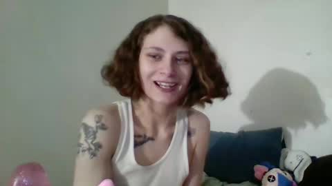 Snapshot of smoothvodka chatting on 1, 1, 2025 Bambi--Vodka online show from 1, 1, 2025
