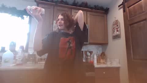 Snapshot of smoothvodka chatting on 11, 2, 2025 Bambi--Vodka online show from 11, 2, 2025