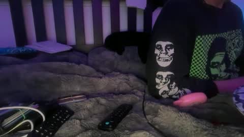 snapbacksandtattoos420 online show from 19, 6, 2026