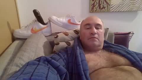 sneakerboy18 online show from 5, 1, 2025