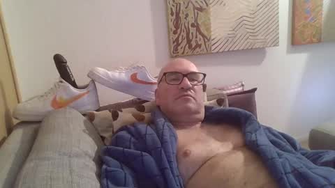 sneakerboy18 online show from 16, 1, 2025