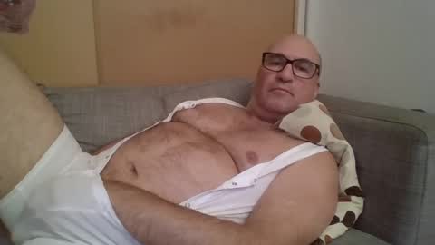 sneakerboy18 online show from 18, 1, 2025