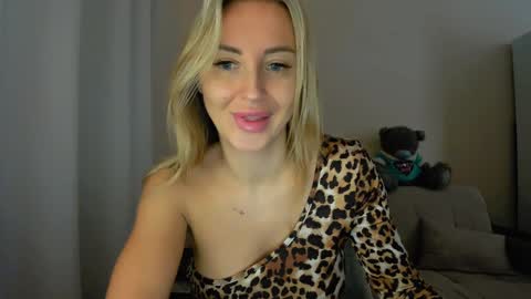 Sneja online show from 1, 2, 2025