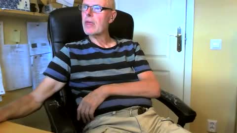 snickarn335731 online show from 24, 5, 2026
