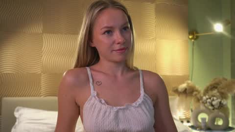 Candice Snow online show from 4, 12, 2024