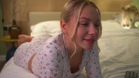 Candice Snow online show from 6, 12, 2024