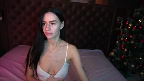 Snapshot of snow_whiteeex chatting on 22, 12, 2025 snow_whiteeex online show from 22, 12, 2025