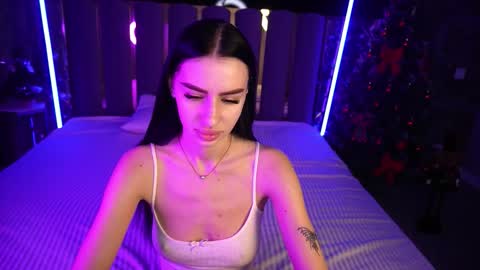 Snapshot of snow_whiteeex chatting on 23, 12, 2025 snow_whiteeex online show from 23, 12, 2025