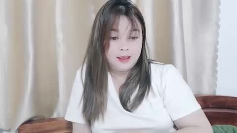 Snapshot of snowcum00 chatting on 19, 4, 2026 snow online show from 19, 4, 2026