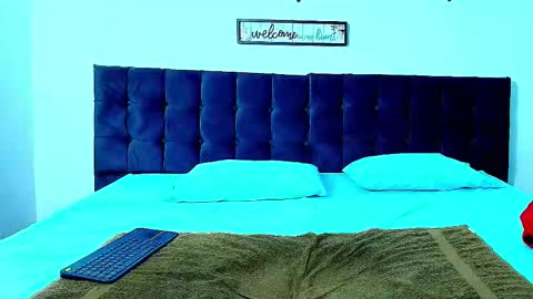 Snowyx  online show from 17, 10, 2025