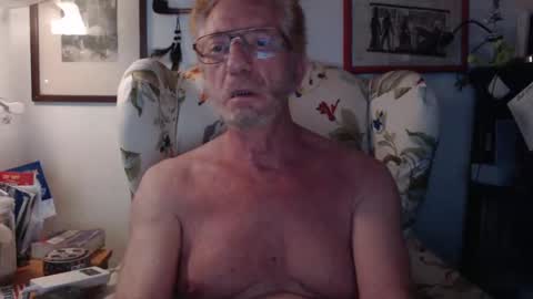 ImYourBitch online show from 22, 10, 2025