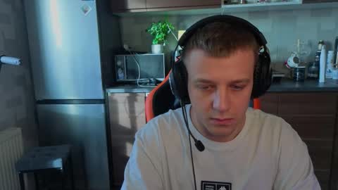 Snapshot of sobaka_masturbaka chatting on 15, 2, 2026 kluvr4 online show from 15, 2, 2026