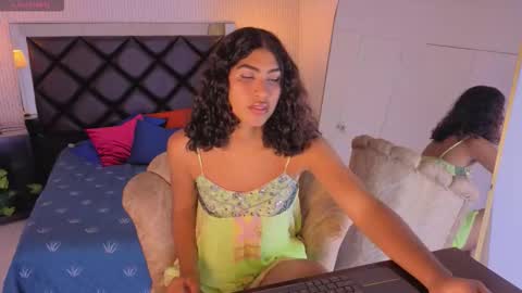 Snapshot of soffiene chatting on 21, 2, 2026 yoki online show from 21, 2, 2026