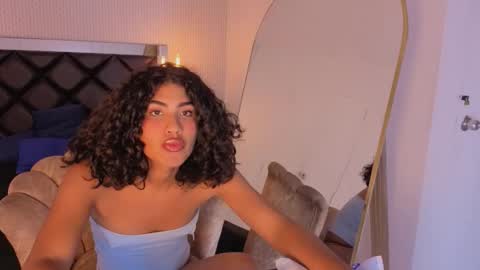 Snapshot of soffiene chatting on 25, 2, 2026 yoki online show from 25, 2, 2026