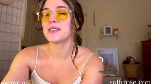 Julia    online show from 5, 1, 2025