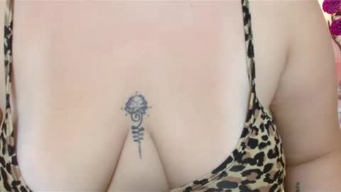 SoffyBrown online show from 4, 2, 2025