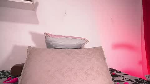 Snapshot of sofi_decker chatting on 10, 9, 2025 Sofia online show from 10, 9, 2025