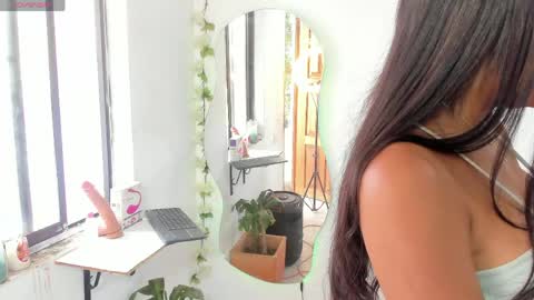 Snapshot of sofia_gold_ chatting on 27, 5, 2026 sofia online show from 27, 5, 2026