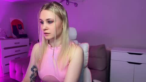 Snapshot of sofia_kenwood_ chatting on 2, 2, 2026 Sofia online show from 2, 2, 2026