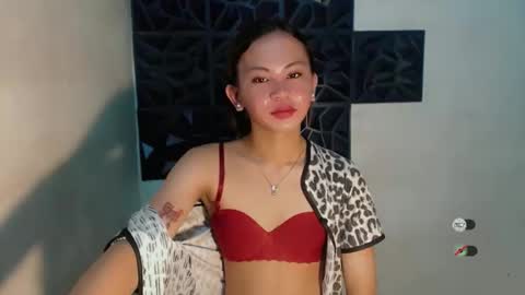 sofia_sweetheart18 online show from 15, 10, 2025