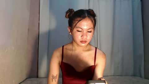 sofia_sweetheart18 online show from 16, 5, 2026