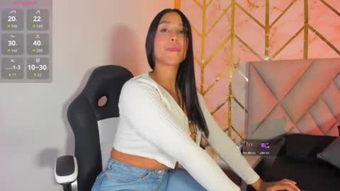 Snapshot of sofialaurentxoxo chatting on 17, 11, 2025 Sofia online show from 17, 11, 2025