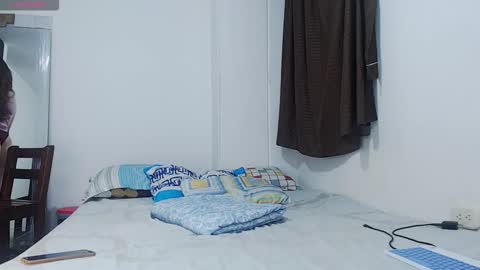 sofiamooon_ online show from 14, 11, 2025