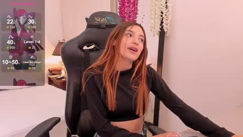 Snapshot of sofiarouge_ chatting on 8, 3, 2025 Sofia Help me reach 5K followers online show from 8, 3, 2025