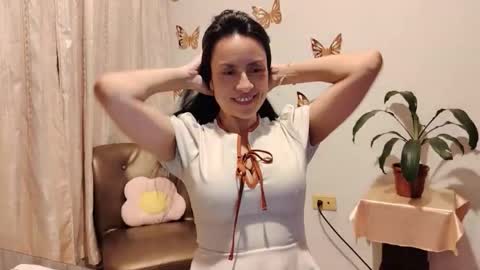 Sofi Bella online show from 9, 11, 2025