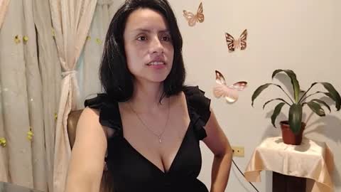 Sofi Bella online show from 23, 11, 2025