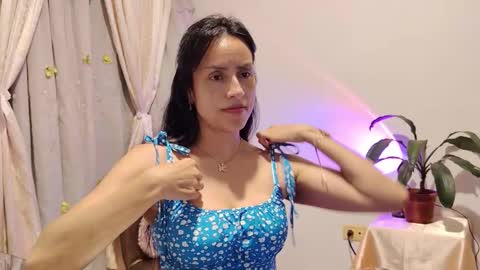 Sofi Bella online show from 5, 1, 2026