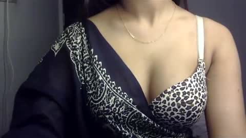 Snapshot of sofie_diva chatting on 29, 1, 2025 divya online show from 29, 1, 2025
