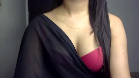 Snapshot of sofie_diva chatting on 7, 2, 2025 divya online show from 7, 2, 2025