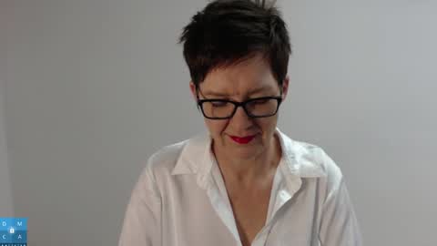 Sofie Velvet online show from 16, 12, 2025