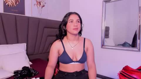 Snapshot of sofiperez_ chatting on 15, 10, 2025 online show from 15, 10, 2025