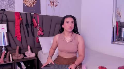 Snapshot of sofiperez_ chatting on 16, 10, 2025 online show from 16, 10, 2025
