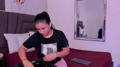 Snapshot of sofiperez_ chatting on 17, 10, 2025 online show from 17, 10, 2025