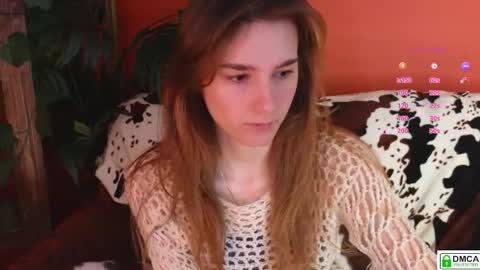 Snapshot of soft_animal chatting on 12, 11, 2025 E online show from 12, 11, 2025