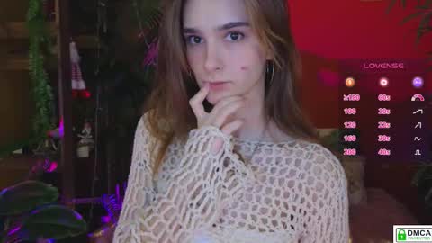 Snapshot of soft_animal chatting on 21, 12, 2025 E online show from 21, 12, 2025