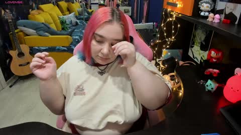 Snapshot of softie_sofy chatting on 4, 2, 2025 Sofie online show from 4, 2, 2025