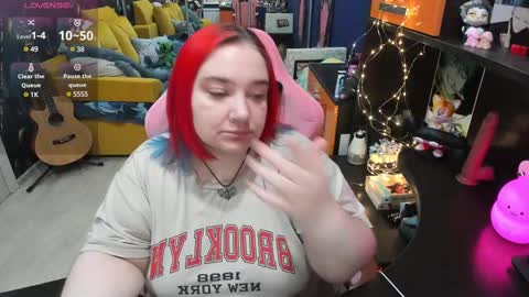 Snapshot of softie_sofy chatting on 4, 3, 2025 Sofie online show from 4, 3, 2025