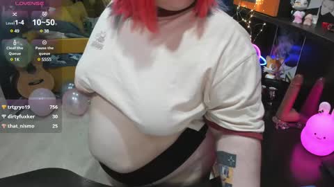 Snapshot of softie_sofy chatting on 8, 3, 2025 Sofie online show from 8, 3, 2025