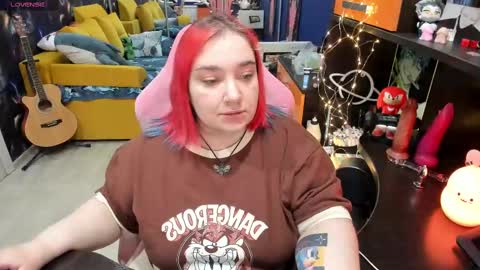 Snapshot of softie_sofy chatting on 11, 3, 2025 Sofie online show from 11, 3, 2025