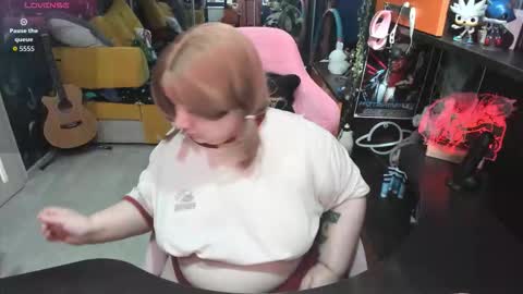 Snapshot of softie_sofy chatting on 11, 9, 2025 Sofie online show from 11, 9, 2025