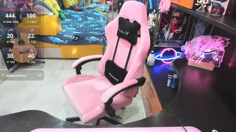 Snapshot of softie_sofy chatting on 14, 10, 2025 Sofie online show from 14, 10, 2025