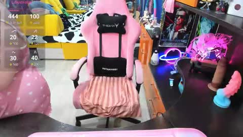 Snapshot of softie_sofy chatting on 14, 11, 2025 Sofie online show from 14, 11, 2025